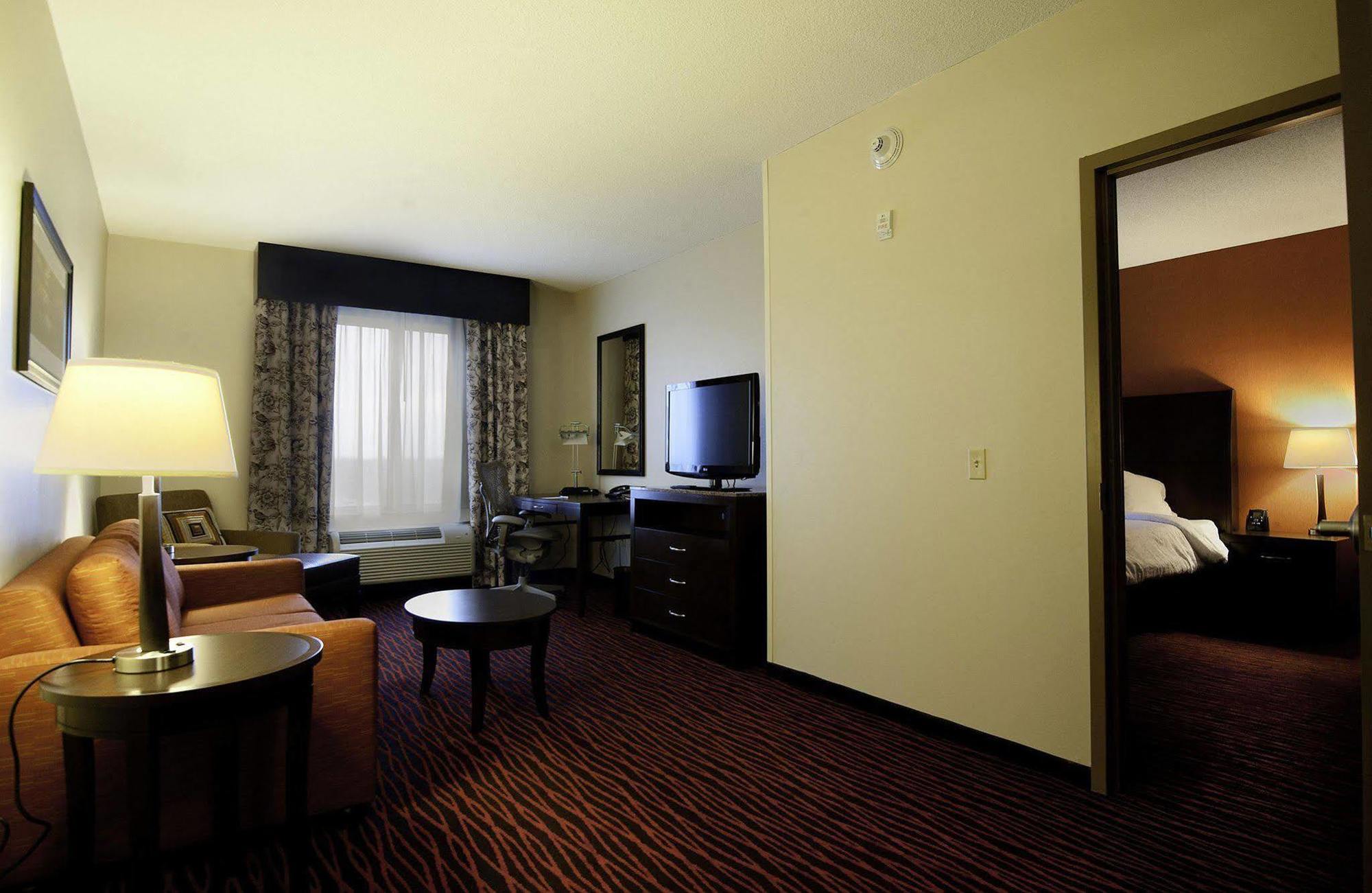 Hilton Garden Inn Клифтън Парк Стая снимка